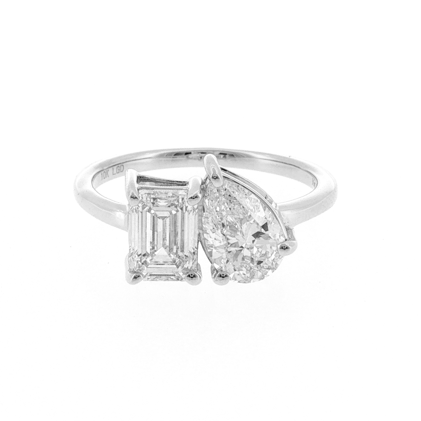 BR2000821 White Gold · 18K
